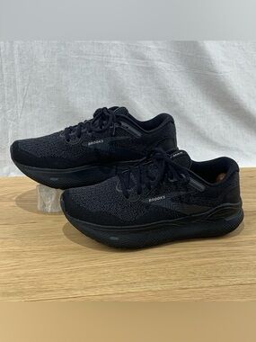 Brooks Ghost Max Women’s Size 8.5 D (wide) Black Running Shoes